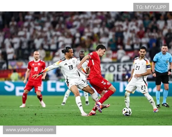 德国对阵日本的世界杯比赛详细回顾比赛过程中的关键时刻与战术布局